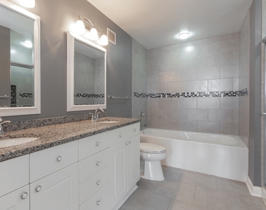 330 N Jefferson Street - Photo Thumbnail 12