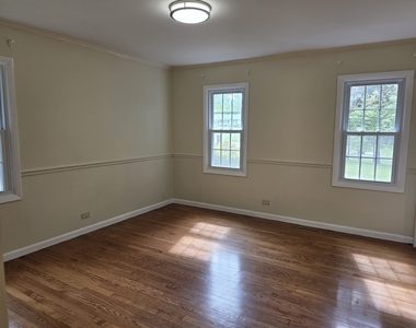 87 W Surrey Lane - Photo Thumbnail 8