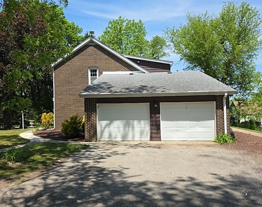 87 W Surrey Lane - Photo Thumbnail 2