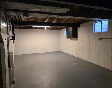 87 W Surrey Lane - Photo Thumbnail 54
