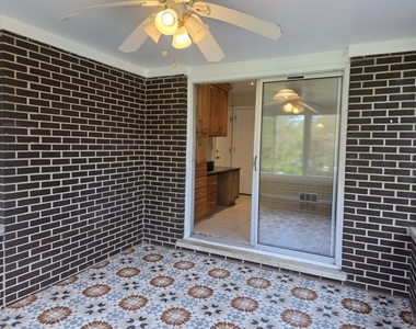 87 W Surrey Lane - Photo Thumbnail 19