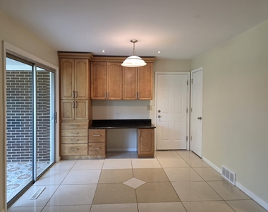 87 W Surrey Lane - Photo Thumbnail 18