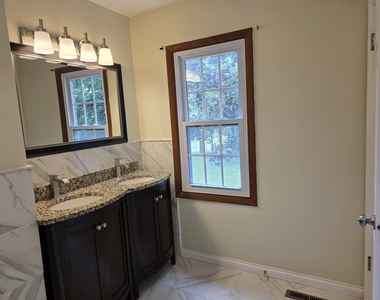 87 W Surrey Lane - Photo Thumbnail 30