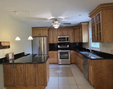 87 W Surrey Lane - Photo Thumbnail 11