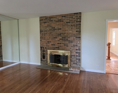 87 W Surrey Lane - Photo Thumbnail 5