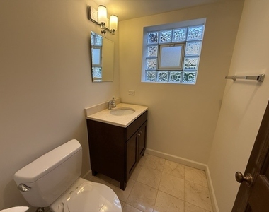 2185 Lee Street - Photo Thumbnail 12