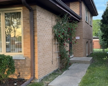2185 Lee Street - Photo Thumbnail 4