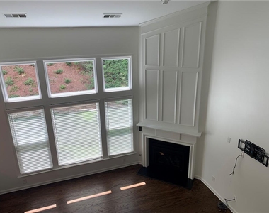 3470 Stoneham Drive - Photo Thumbnail 11