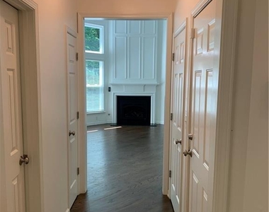3470 Stoneham Drive - Photo Thumbnail 5