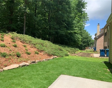 3470 Stoneham Drive - Photo Thumbnail 2