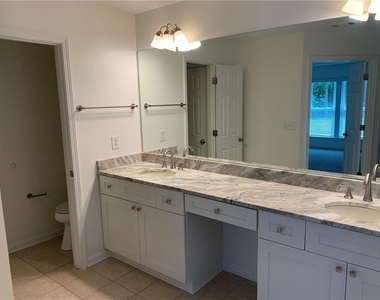 3470 Stoneham Drive - Photo Thumbnail 14