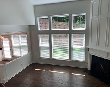 3470 Stoneham Drive - Photo Thumbnail 10