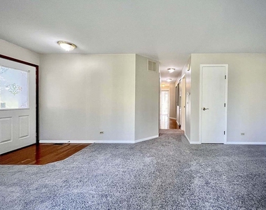 120 Inverness Court - Photo Thumbnail 4
