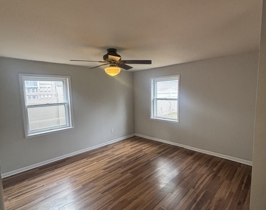 440 W Meadow Avenue - Photo Thumbnail 8