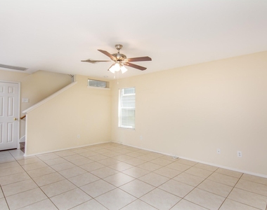 127 Villa Oaks - Photo Thumbnail 12