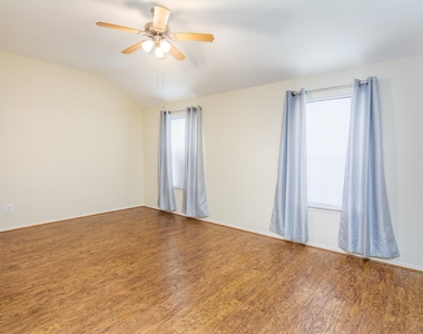 127 Villa Oaks - Photo Thumbnail 20
