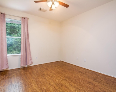 127 Villa Oaks - Photo Thumbnail 24