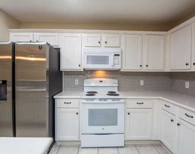 127 Villa Oaks - Photo Thumbnail 18
