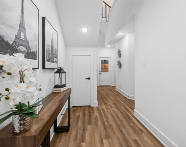 3003 Delano Street - Photo Thumbnail 6