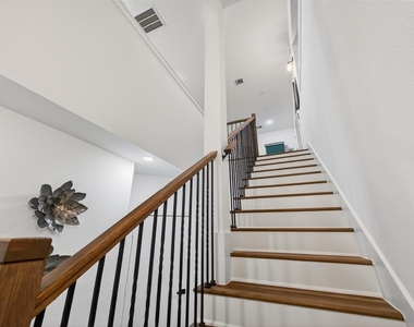 3003 Delano Street - Photo Thumbnail 15