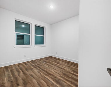 3003 Delano Street - Photo Thumbnail 38