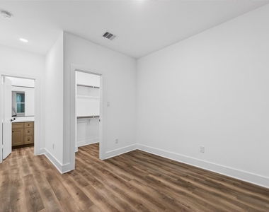 3003 Delano Street - Photo Thumbnail 42