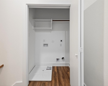 3003 Delano Street - Photo Thumbnail 36