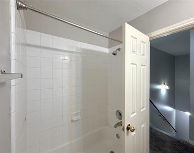 6415 Mountain Pines Lane - Photo Thumbnail 21