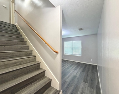 6415 Mountain Pines Lane - Photo Thumbnail 10
