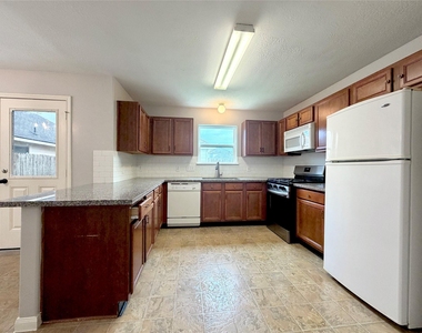 6415 Mountain Pines Lane - Photo Thumbnail 9