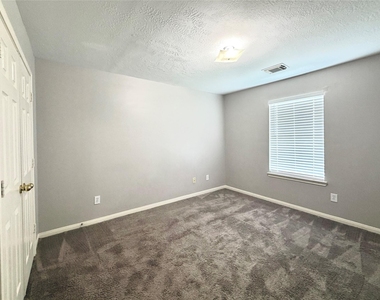 6415 Mountain Pines Lane - Photo Thumbnail 18