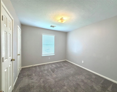 6415 Mountain Pines Lane - Photo Thumbnail 15