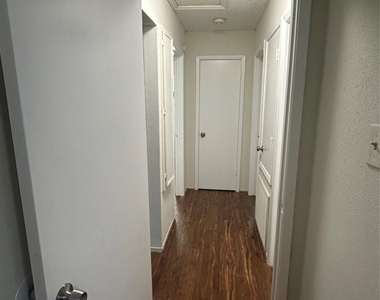 12310 Jaguar Drive - Photo Thumbnail 11