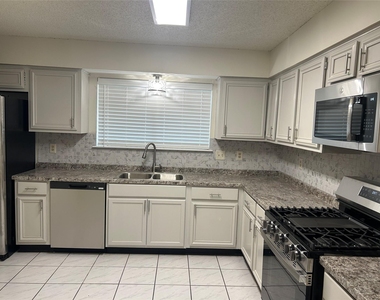 12310 Jaguar Drive - Photo Thumbnail 6