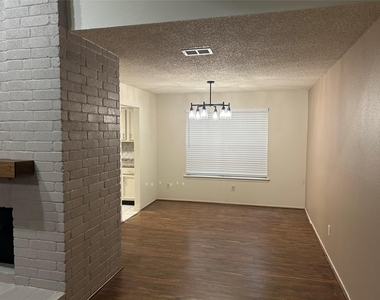 12310 Jaguar Drive - Photo Thumbnail 5