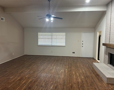 12310 Jaguar Drive - Photo Thumbnail 2