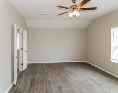 5608 Kleberg Trail - Photo Thumbnail 6