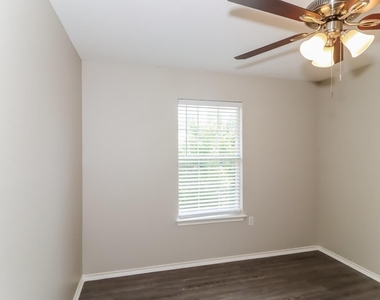 5608 Kleberg Trail - Photo Thumbnail 7