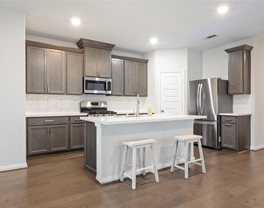 22230 Cortona Glen Drive - Photo Thumbnail 17