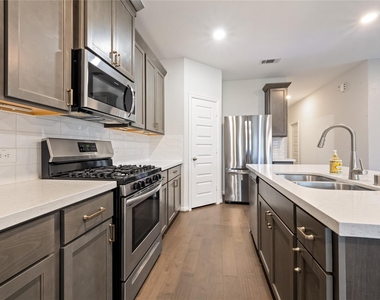 22230 Cortona Glen Drive - Photo Thumbnail 18