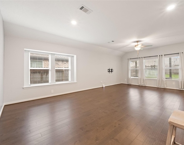 22230 Cortona Glen Drive - Photo Thumbnail 12