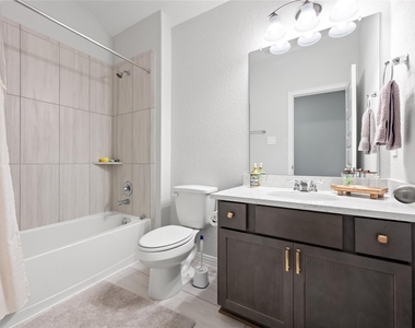 22230 Cortona Glen Drive - Photo Thumbnail 9