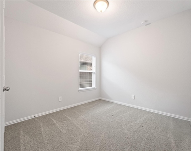 22230 Cortona Glen Drive - Photo Thumbnail 10