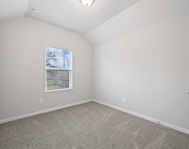 22230 Cortona Glen Drive - Photo Thumbnail 8
