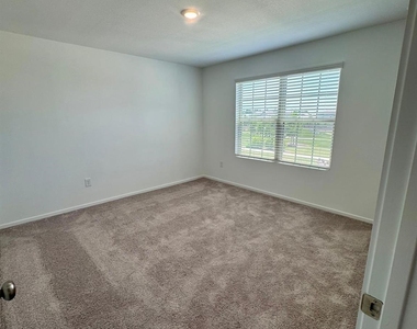 15357 Dapple Bluff Ln Lane - Photo Thumbnail 17