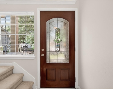 11 Nestlewood Place - Photo Thumbnail 3