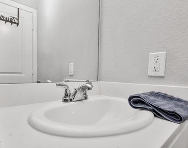 9027 Madera Road - Photo Thumbnail 16