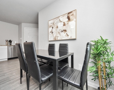 9027 Madera Road - Photo Thumbnail 10