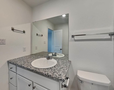 10515 Mcclintock Drive - Photo Thumbnail 4