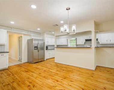 804 Chickasaw Drive - Photo Thumbnail 7